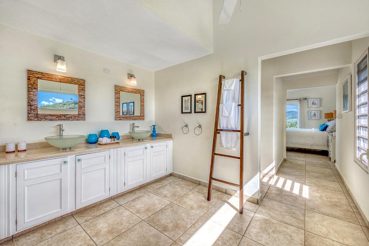 Luxury Pool Villa St Martin - Large bathroom 2